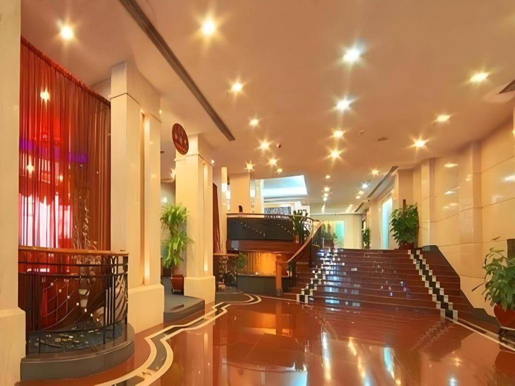 Friendship Hotel Шънджън Екстериор снимка