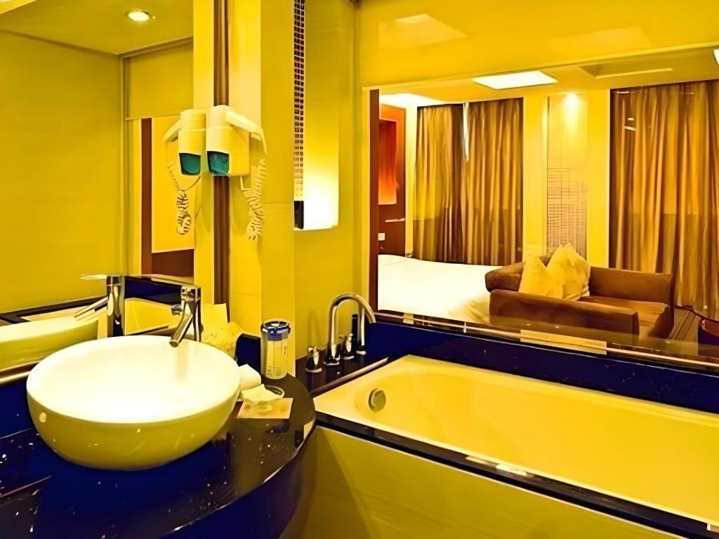 Friendship Hotel Шънджън Екстериор снимка
