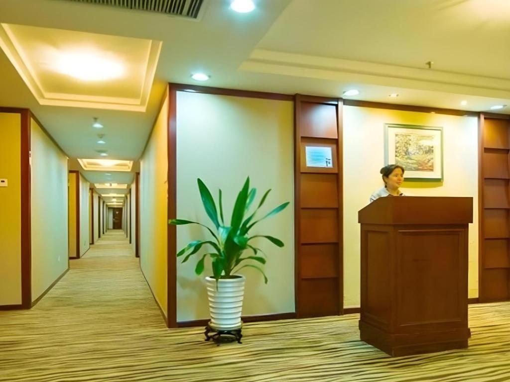 Friendship Hotel Шънджън Екстериор снимка